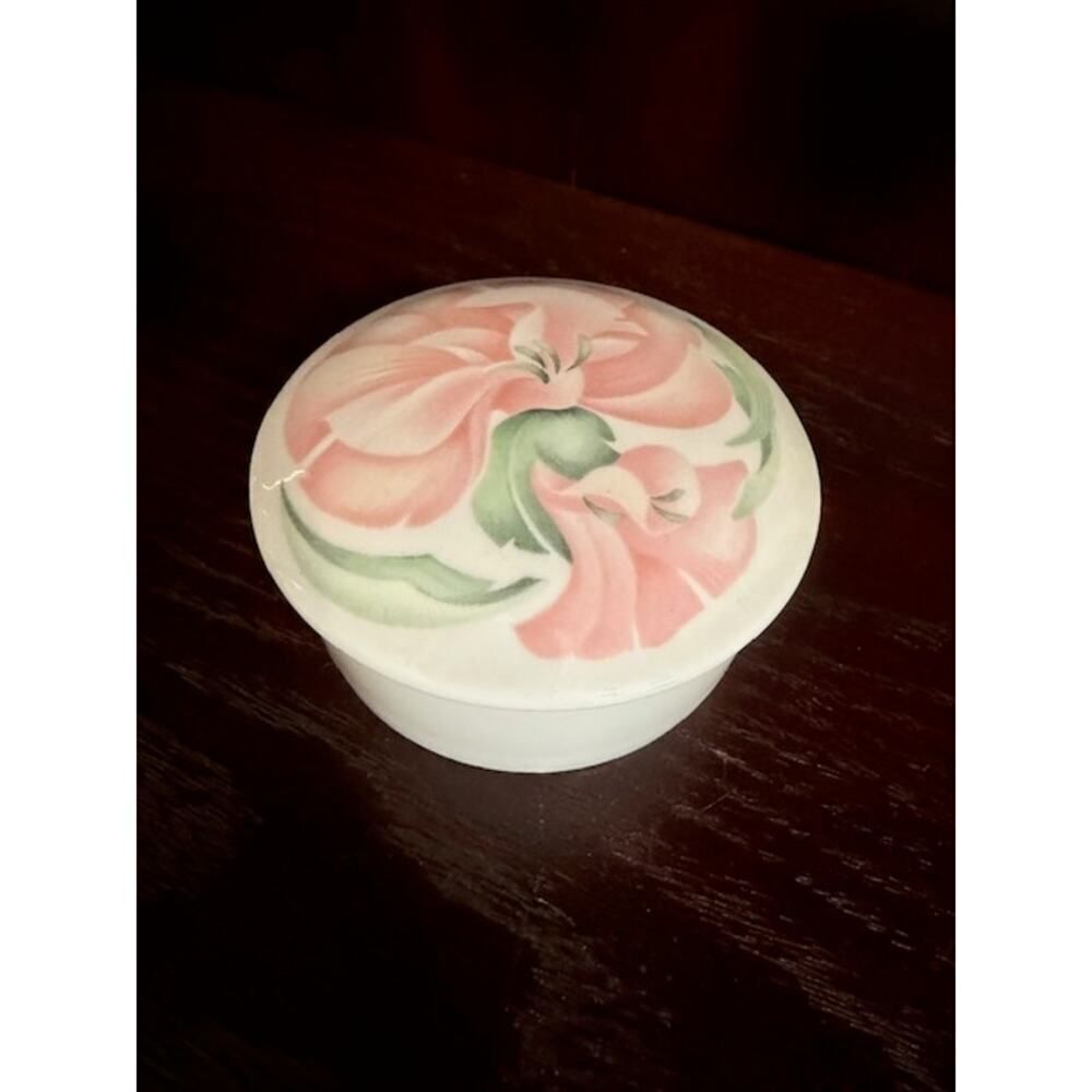 Limoges Porcelain d'art Anais Anais Round Trinket Box France